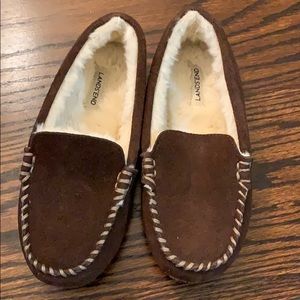 Boys slippers.  Fuzzy sued.  Never worn.